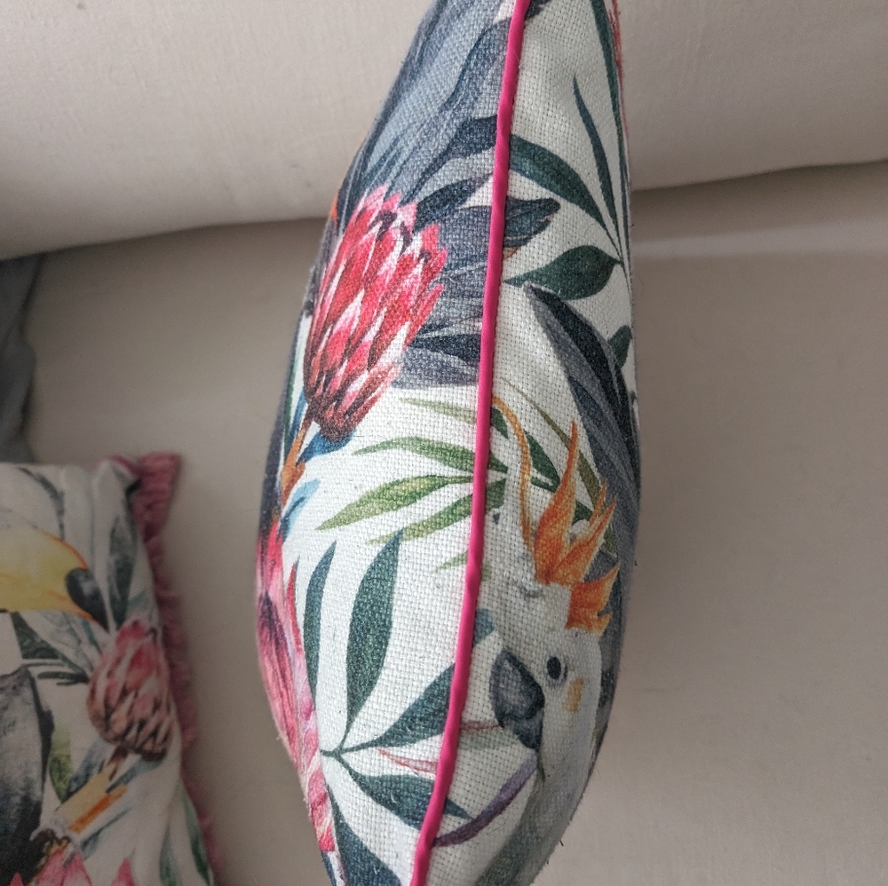 Bright Pillow Set - Picture 8 of 9